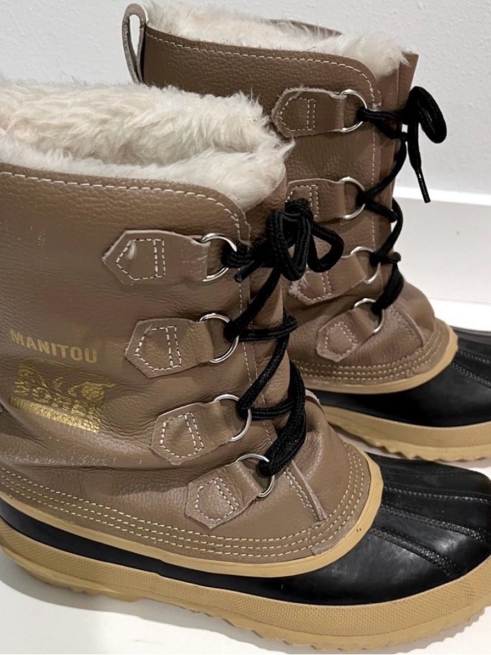 Sorel Women's Tan/ Lt. Brown & Black Winter Boots Sz 8.